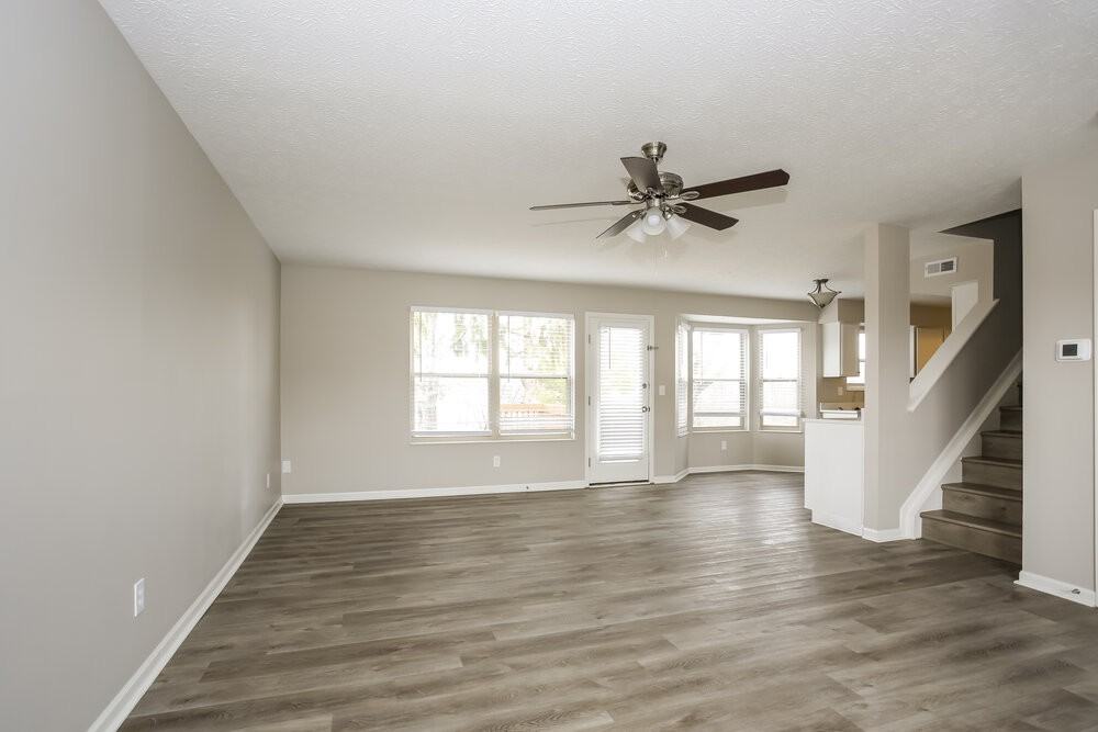 5774 Oyster Bay Way - Photo 7 of 17
