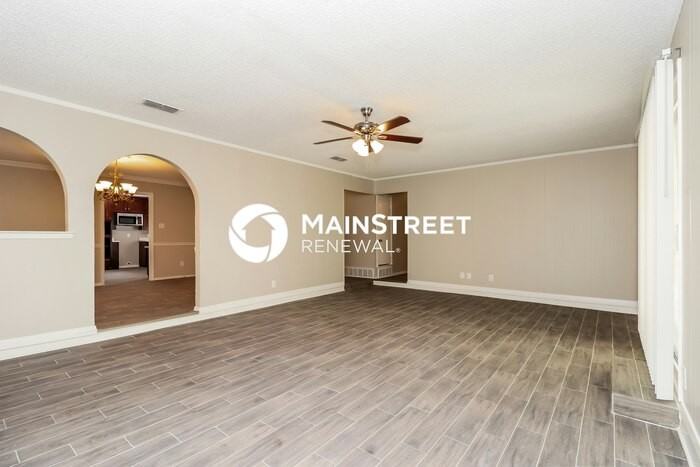 6800 Franwood Ter - Photo 3 of 16