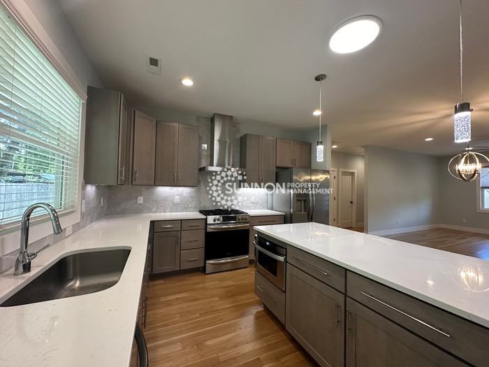4531 Sampson St - Photo 5 of 26