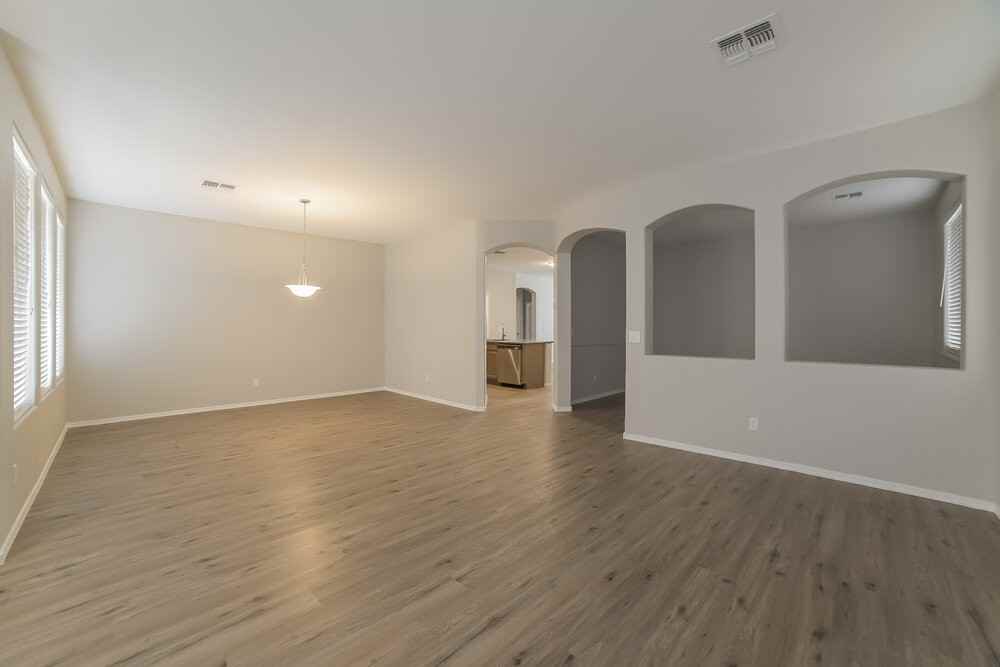 4439 W Apollo Rd - Photo 3 of 16