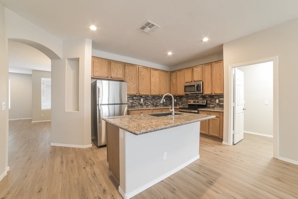 4439 W Apollo Rd - Photo 6 of 16