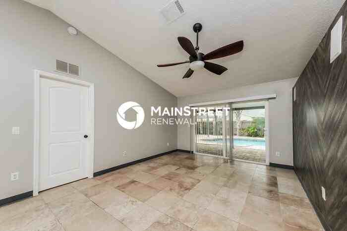637 Regency Way - Photo 4 of 16