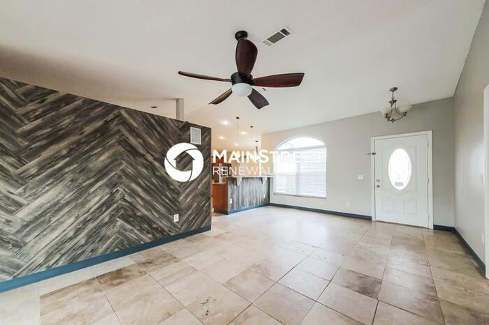 637 Regency Way - Photo 5 of 16