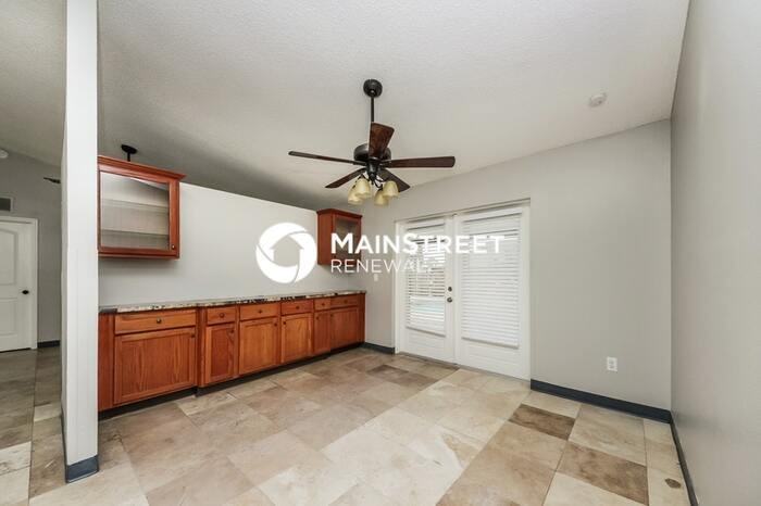 637 Regency Way - Photo 6 of 16