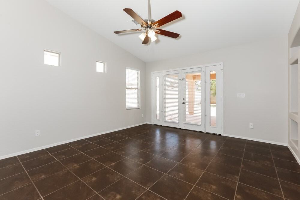 517 E Press Rd - Photo 3 of 16