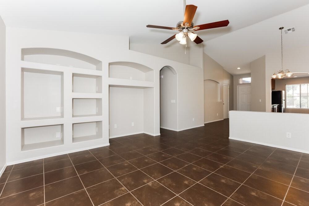 517 E Press Rd - Photo 4 of 16