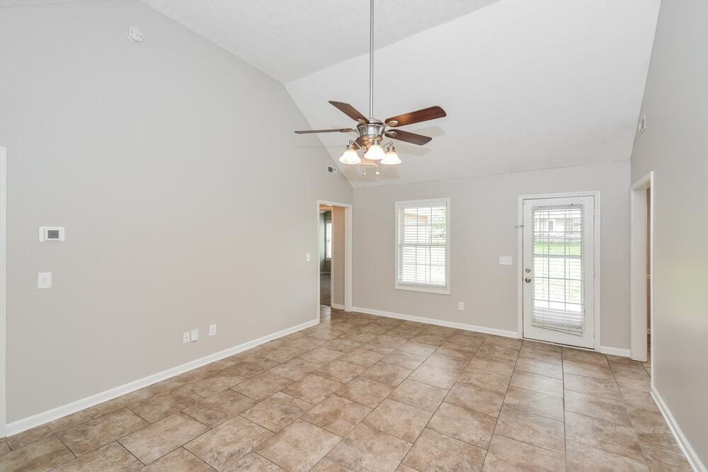 144 Centerrock Dr - Photo 4 of 16