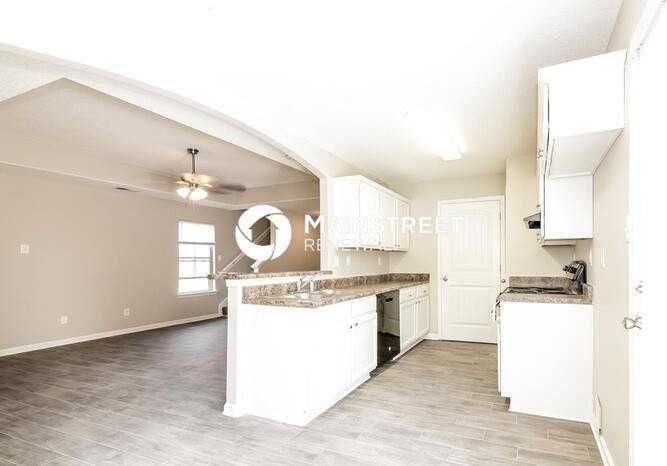 7395 Brentlawn Dr - Photo 7 of 16