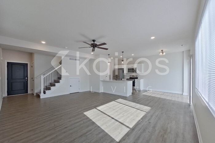 6925 Holly Ct - Photo 4 of 25