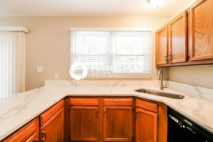 1609 Maybrook Dr - Photo 6 of 17