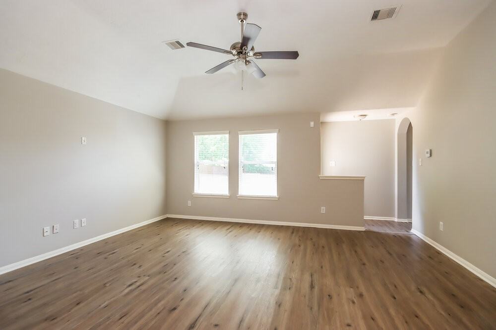 808 Dragonfly Dr - Photo 3 of 16