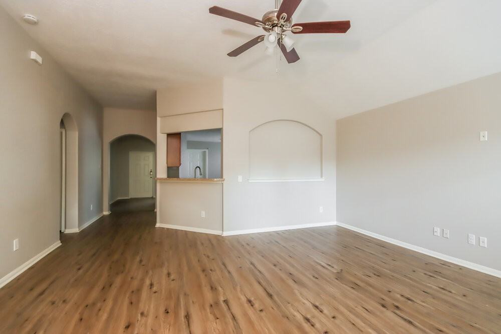 808 Dragonfly Dr - Photo 4 of 16