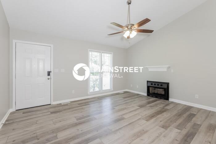14 Richmond Dr - Photo 4 of 16