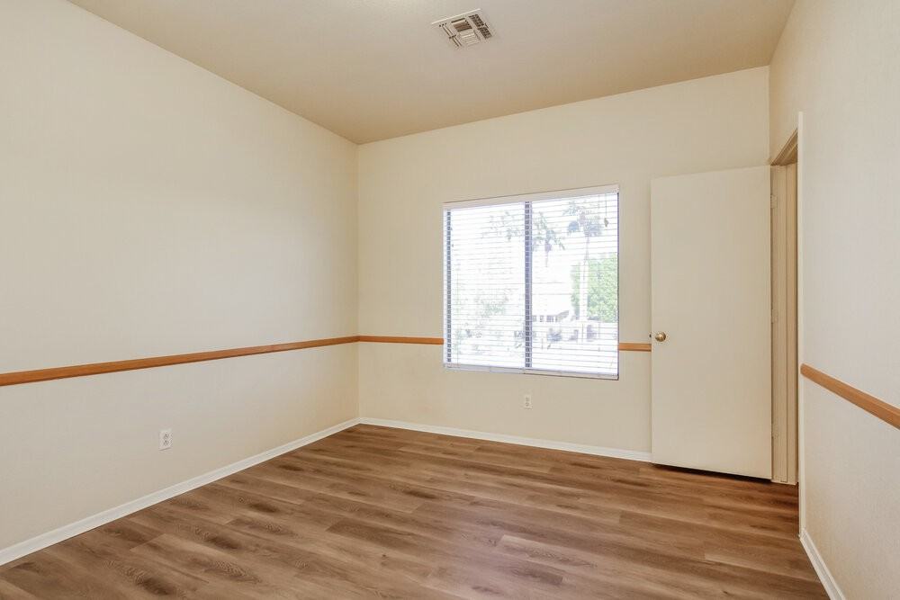 16236 W Lilac St - Photo 7 of 17