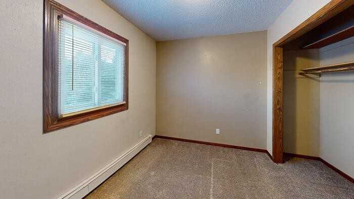 202 4th Ave Sw - Photo 4 of 15