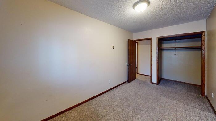 202 4th Ave Sw - Photo 5 of 15