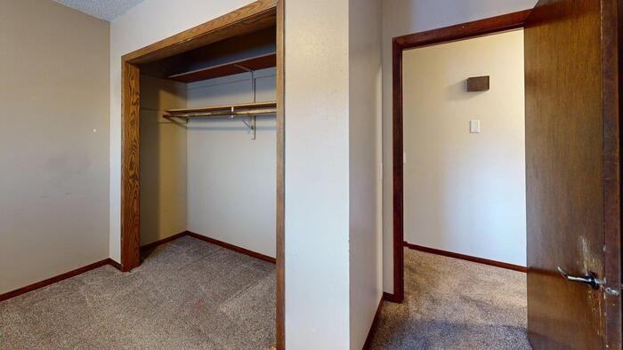 202 4th Ave Sw - Photo 6 of 15