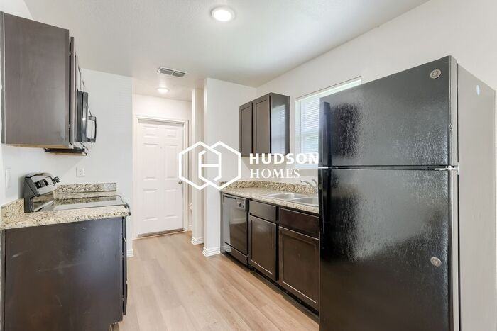 3204 Tuskegee St - Photo 4 of 14