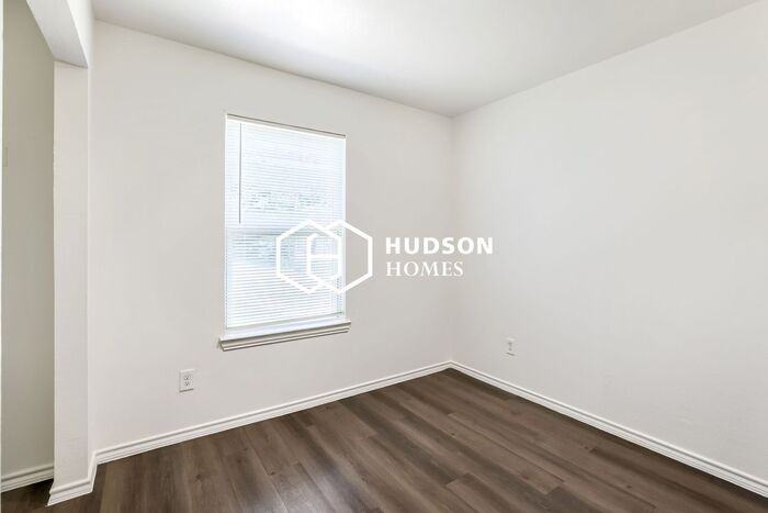 3204 Tuskegee St - Photo 6 of 14