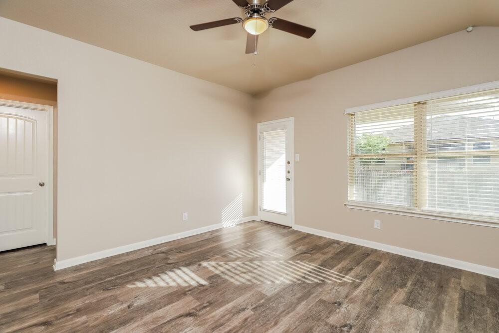 2677 Mccrae - Photo 4 of 16