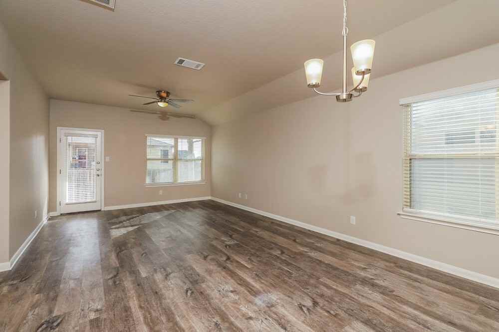 2677 Mccrae - Photo 6 of 16