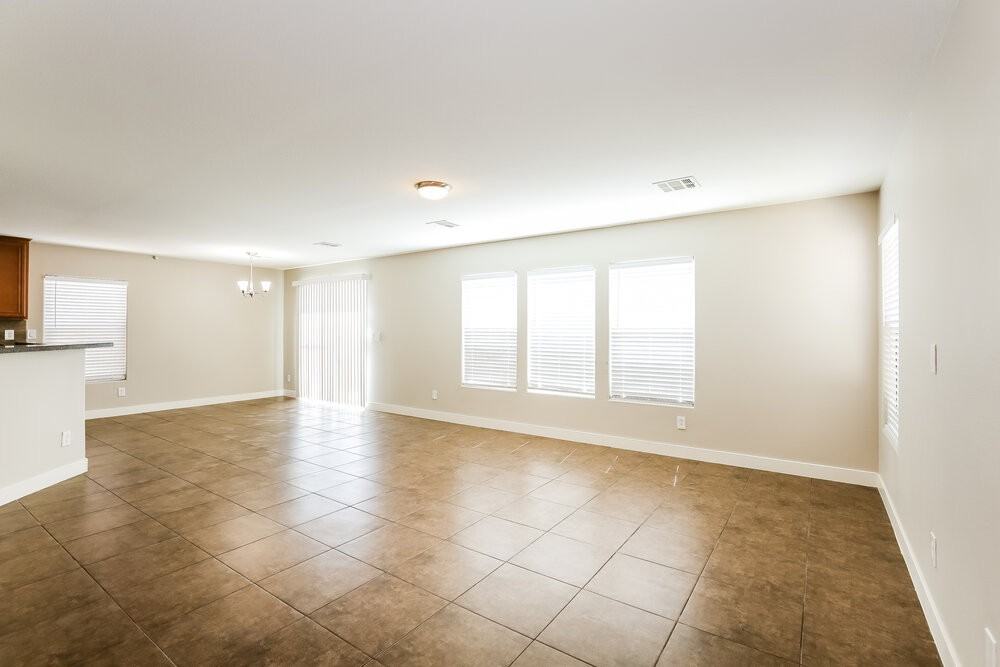 25 Copper Pine Ave - Photo 5 of 17