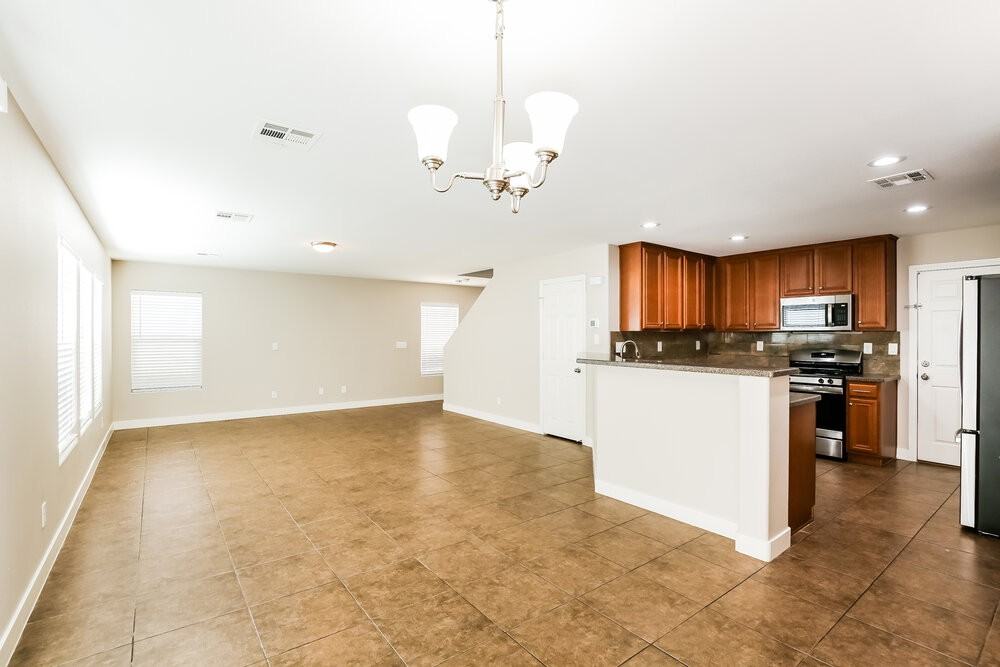 25 Copper Pine Ave - Photo 6 of 17
