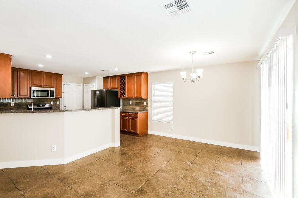 25 Copper Pine Ave - Photo 7 of 17