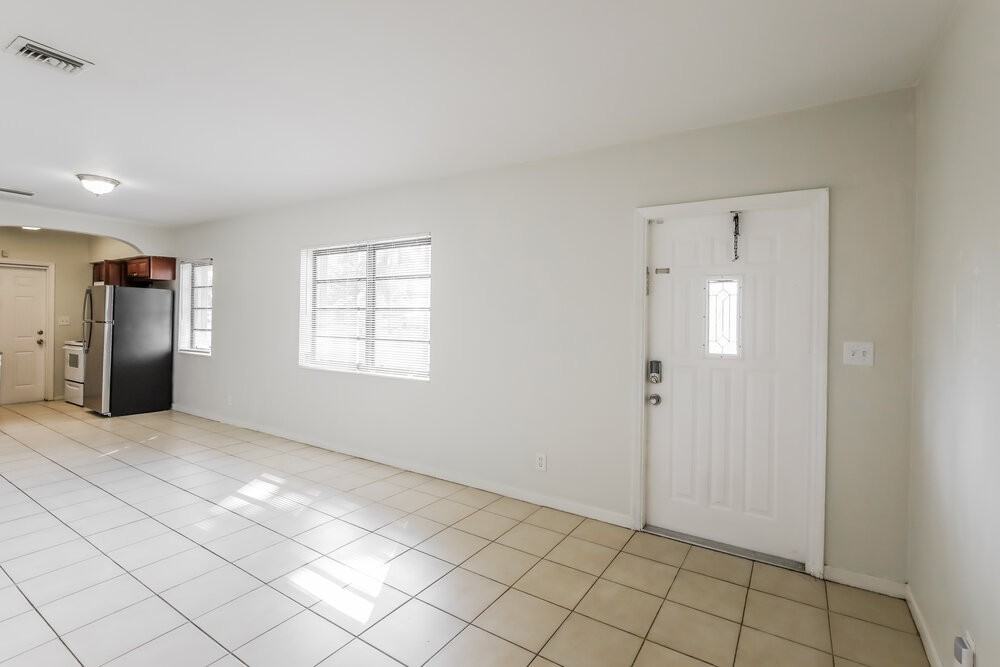 820 Carolina Ave - Photo 6 of 16