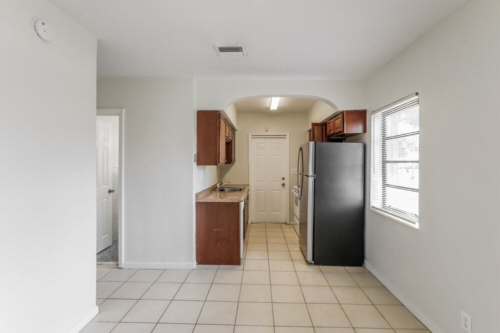 820 Carolina Ave - Photo 7 of 16