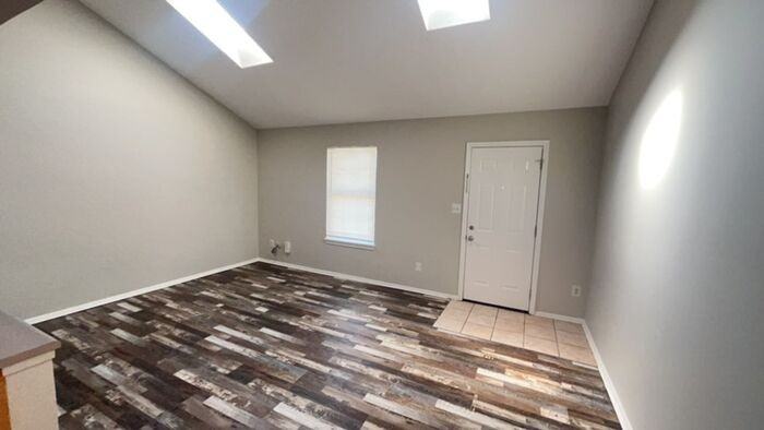 5126 Cynthia Dr - Photo 3 of 21
