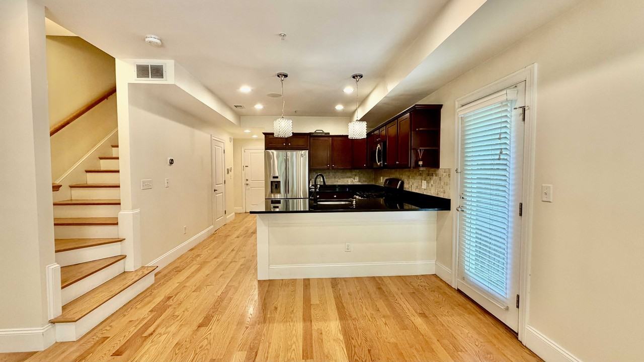 865 Lagrange St #4 - Photo 2 of 17