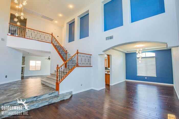 11042 Gammila Dr - Photo 3 of 19