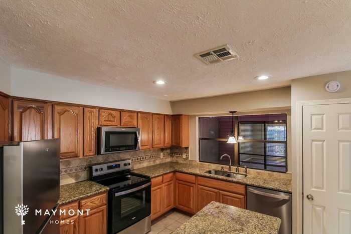 10814 Kirktown Dr - Photo 4 of 14