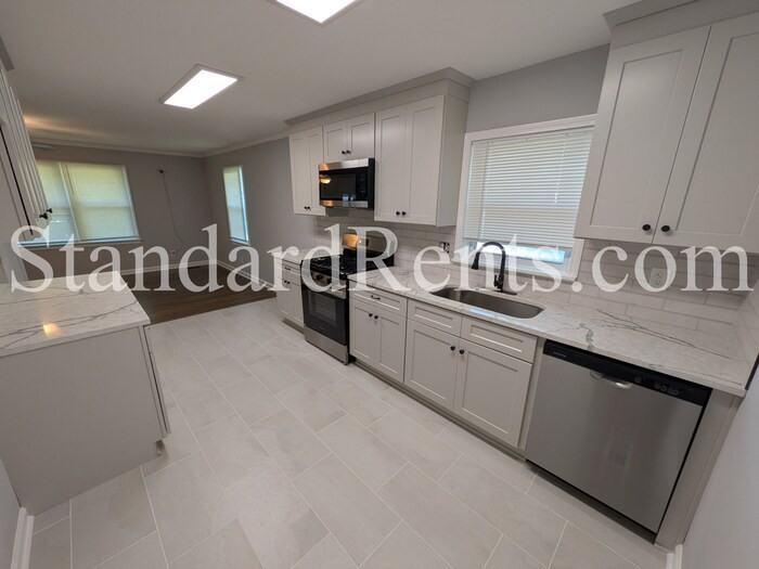 934 Dell Ave Se - Photo 5 of 13