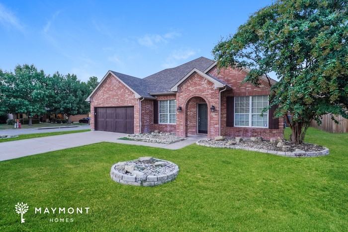 1658 Stetson Dr - Photo 5 of 16
