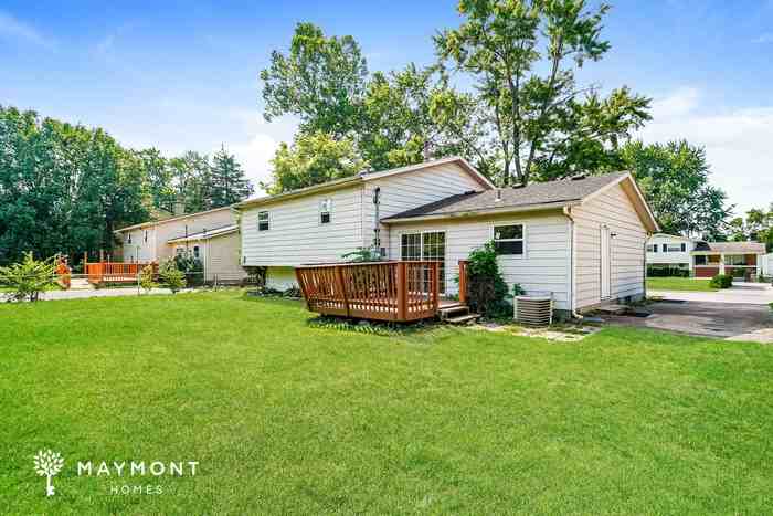 5090 Chipman Dr - Photo 3 of 3