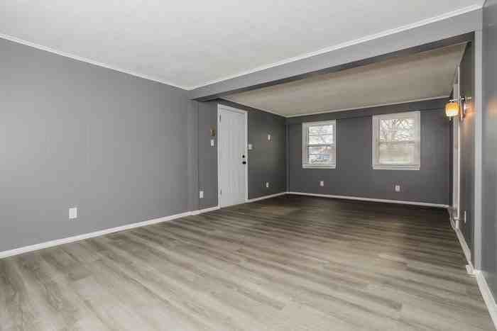 4931 Fairfield Cir - Photo 4 of 12