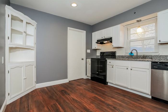 4931 Fairfield Cir - Photo 6 of 12