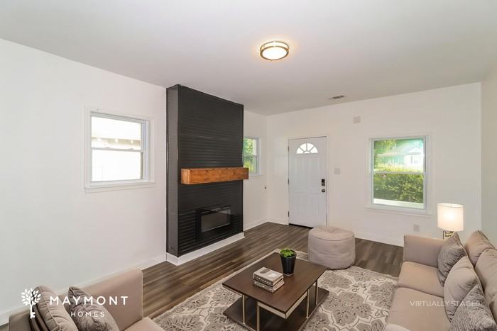 1592 Southern Ave - Photo 5 of 15
