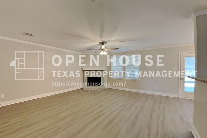 2903 Lake Vista Dr - Photo 5 of 22