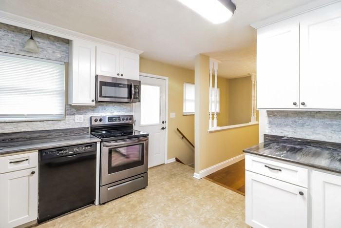 5348 Dee Alva Dr - Photo 4 of 10