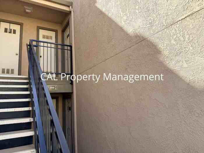 2440 N Main St #F - Photo 4 of 22