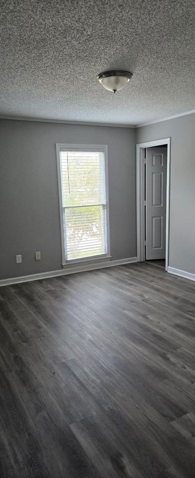 1262 Britain Dr - Photo 3 of 18