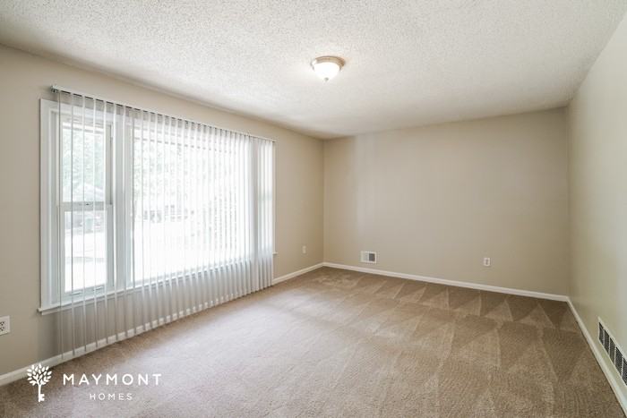 212 Raintree Dr - Photo 4 of 12