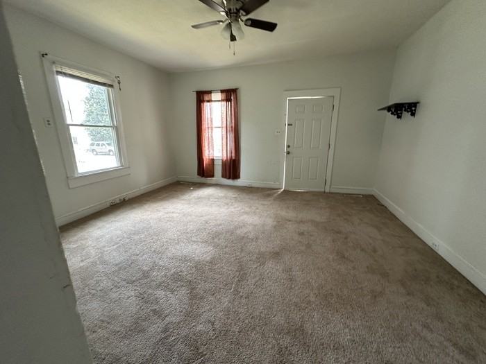 324 Hudson St - Photo 4 of 7