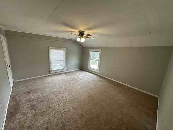 324 Hudson St - Photo 6 of 7