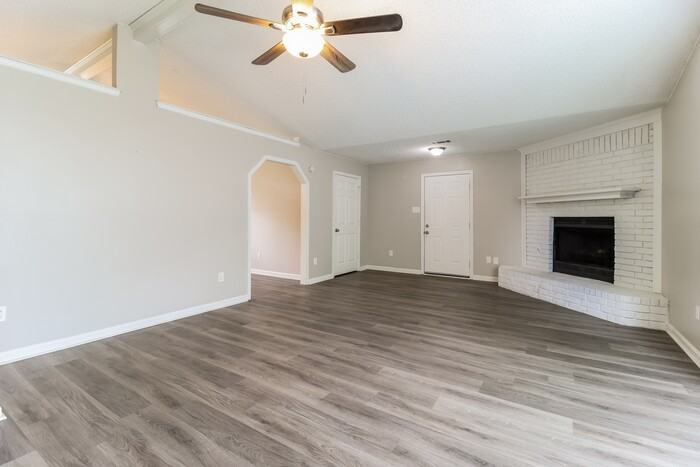 2510 Eagle Run - Photo 5 of 12