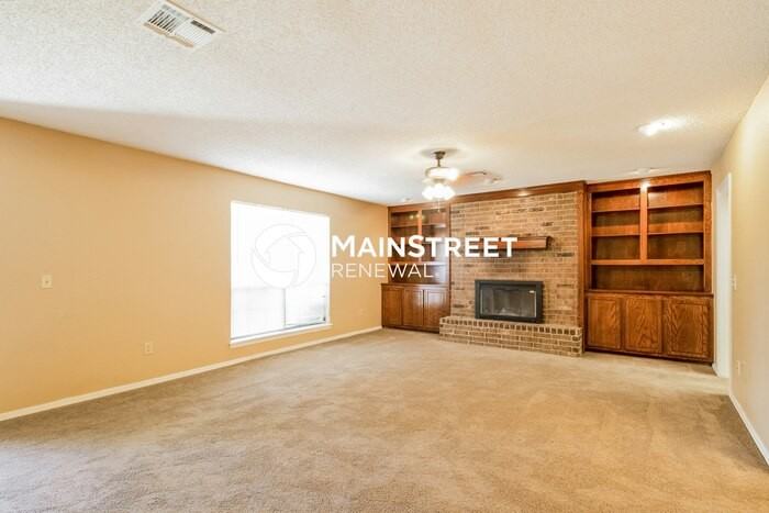 10301 S Fairview Dr - Photo 2 of 16