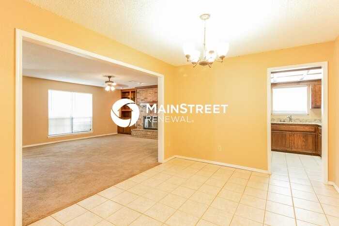 10301 S Fairview Dr - Photo 4 of 16